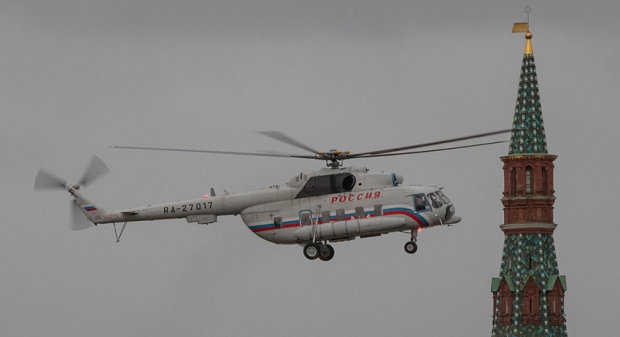 вертолет над Кремлем