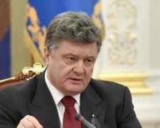 Порошенко: Якщо мінські переговори не дадуть результату - буде запроваджено військовий стан