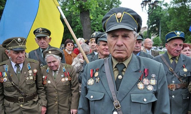 Во Львове отметили праздник Героев (фото)