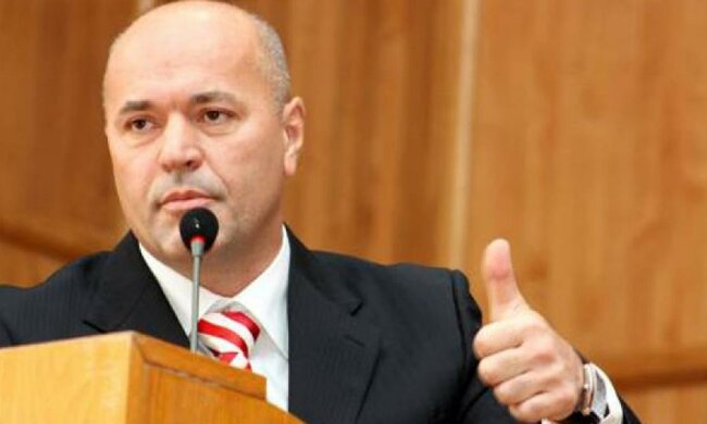 Екс-мер Мукачева накинувся на поліцію з лайкою