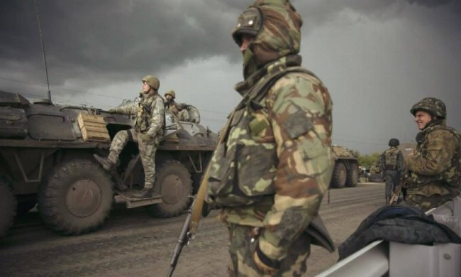Двоє українських військових отримали поранення на Луганщині