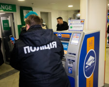 Банковские карточки разоряют украинцев, обнаружена преступная схема: как работает и что делать