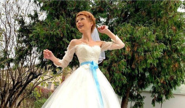 Невеста Розенко Елена-Кристина Лебедь в свадебном платье сбежала от жениха: "Немного оголенная"