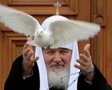 Російське "правослабіє" змусило голубів молитися за спасіння: відео