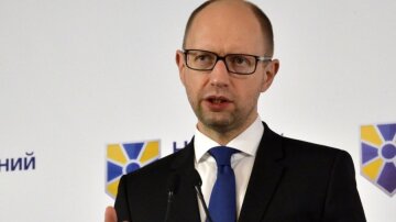 Яценюк зажадав від озброєного бандита Росії забратися геть