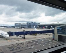 НП в аеропорту: необережність ледь не відправила стюардесу на той світ
