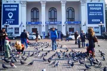 За день у патрульну поліцію Маріуполя попросилось більше 800 людей