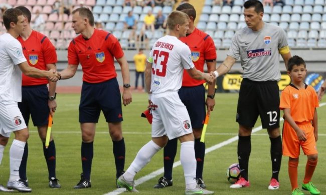 Президент футбольного клубу погрожував вбити та порізати арбітра УПЛ