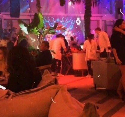 Киевляне зажгли в ночном клубе и "затопили" карантин реками алкоголя