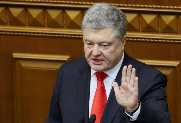 Романенко назвал все минусы политики Порошенко: ничего, кроме с*ача не принес