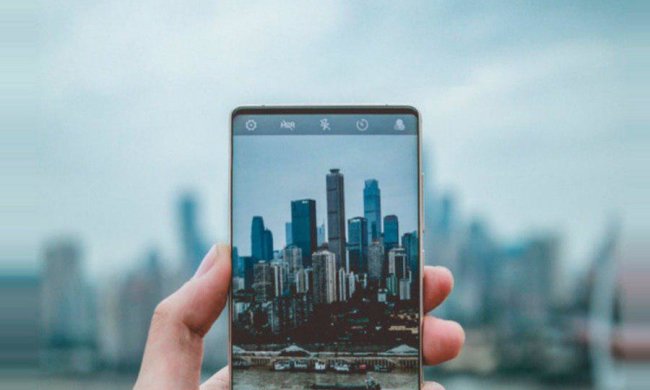 Nubia X з двома екранами показали на відео