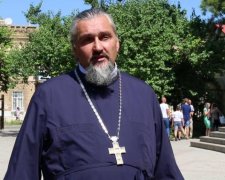 Кримський піп попросив ізолювати "неправильних" відпочиваючих