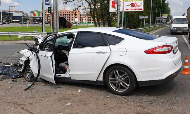 Моторошна ДТП сколихнула Дніпро: Kia і Volvo зіштовнулися лоб в лоб, серед жертв - немовля