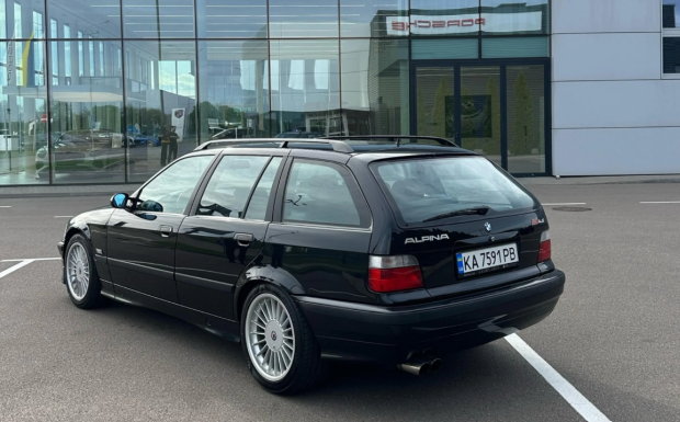 В Украине заметили очень редкого немецкого "жеребца" BMW: таких всего 27 на весь мир 