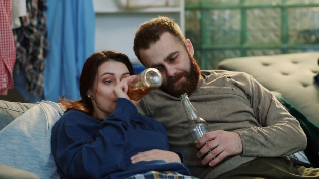 Поганий приклад: як захоплення випивкою батьків впливає на вибір подружнього партнера у дітей