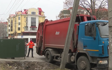 Вивіз сміття. Фото: скрін youtube