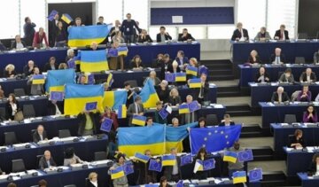 Депутаты Европарламента поддержали отмену виз украинцам 