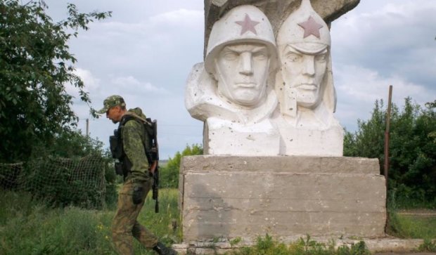 Убило наповал: як бойовик намагався випити за "асвабадітєлєй" в Донецьку