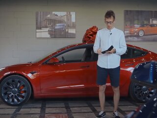 Tesla, скріншот: Youtube