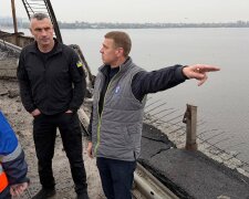 Последствия удара по Южному мосту в Киеве