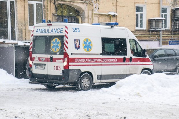 В Киеве мужчина прыгнул с 12 этажа: мать назвала причину
