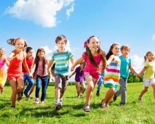 Страшная боль и ожоги: татуировка хной изуродовала 7-летнюю девочку