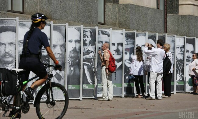 Бандера і Петлюра в режимі online: герої України "засвітилися" у Facebook, - додавайте у друзі