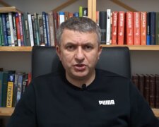 Юрий Романенко, скриншот с видео