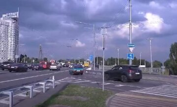 Нарушение ПДД, скриншот: YouTube
