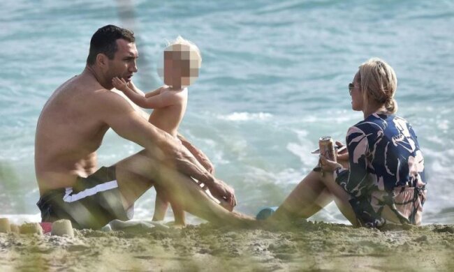 После боя с Джошуа Кличко отдыхает с семьей во Флориде