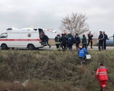 Водій BMW на ходу врізався у залізницю під Запоріжжям: є жертва і поранені