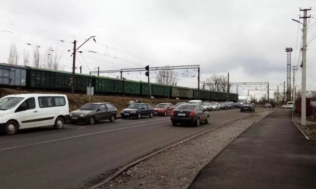 Авто, скріншот: YouTube