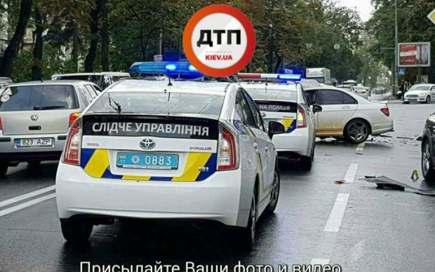 Чудом спасся: киевлянин вдребезги разбил две машины