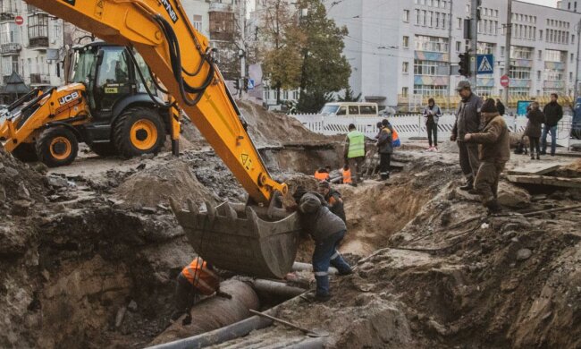 Прорыв теплотрассы в Киеве, Униан