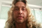 Муж Королевой Тарзан посягнул на лавры Киркорова и зарылся носом в землю - "Осел"