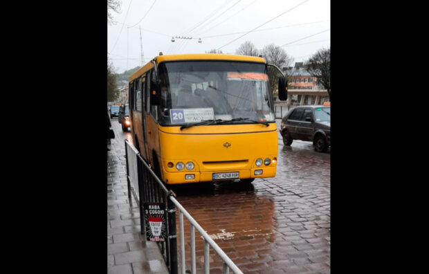 Львовский маршрутчик ошарашил пассажиров "странным" поведением, дожились: "Была приятно шокирована"