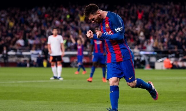 Судья забыл внести желтую карточку Месси в протокол