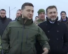 Володимир Зеленський у Станиці Луганській, скріншот із відео: Офіс Президента