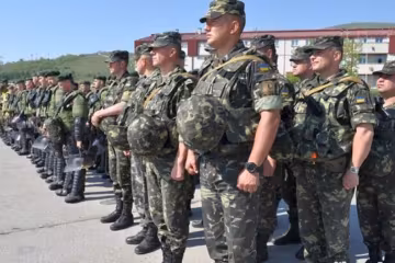Зарплата військових становитиме сім тисяч гривень - Міністр оборони