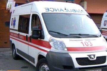 У Запоріжжі жінка випала з вікна, висота страшна - все погано