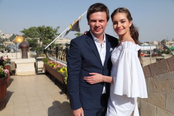 Кучеренко трепетно привітала Комарова з днем народження: "Відкриваєш мені цілий світ"