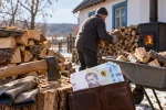 Дрова для отопления дома зимой