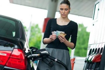 «Если курс будет нестабильным, стоимость бензина подскочит до 40 гривен» - эксперт