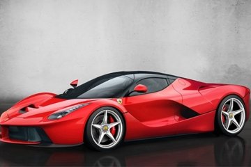 Ferrari  продаст суперкар ради жертв землетрясения в Италии (видео)