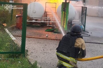 Наслідки атаки дрона на АЗС у Запоріжжі