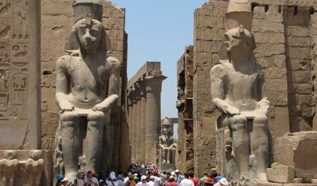 В Египте террористы-смертники взорвали древний храм