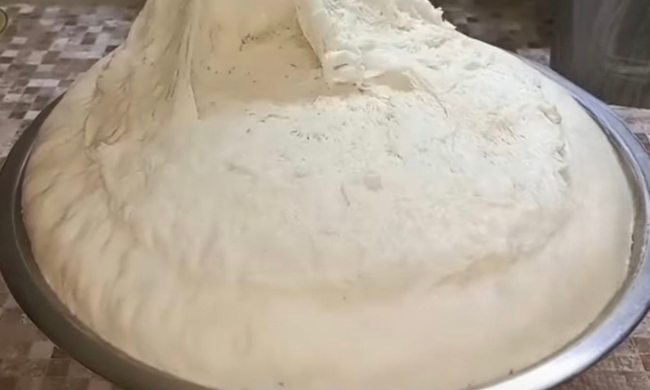 Ідеальне тісто для пиріжків: навіть на третій день випічка залишиться м'якою та смачною, рецепт