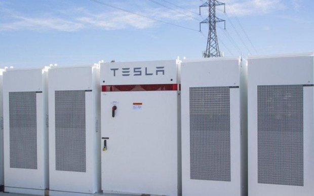 Tesla представила найбільшу в світі батарейку