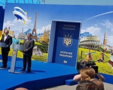 Цифра дня: Порошенко подсчитал украинских туристов