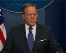 Прес-секретар Трампа переплутав черевики, вийшло забавно